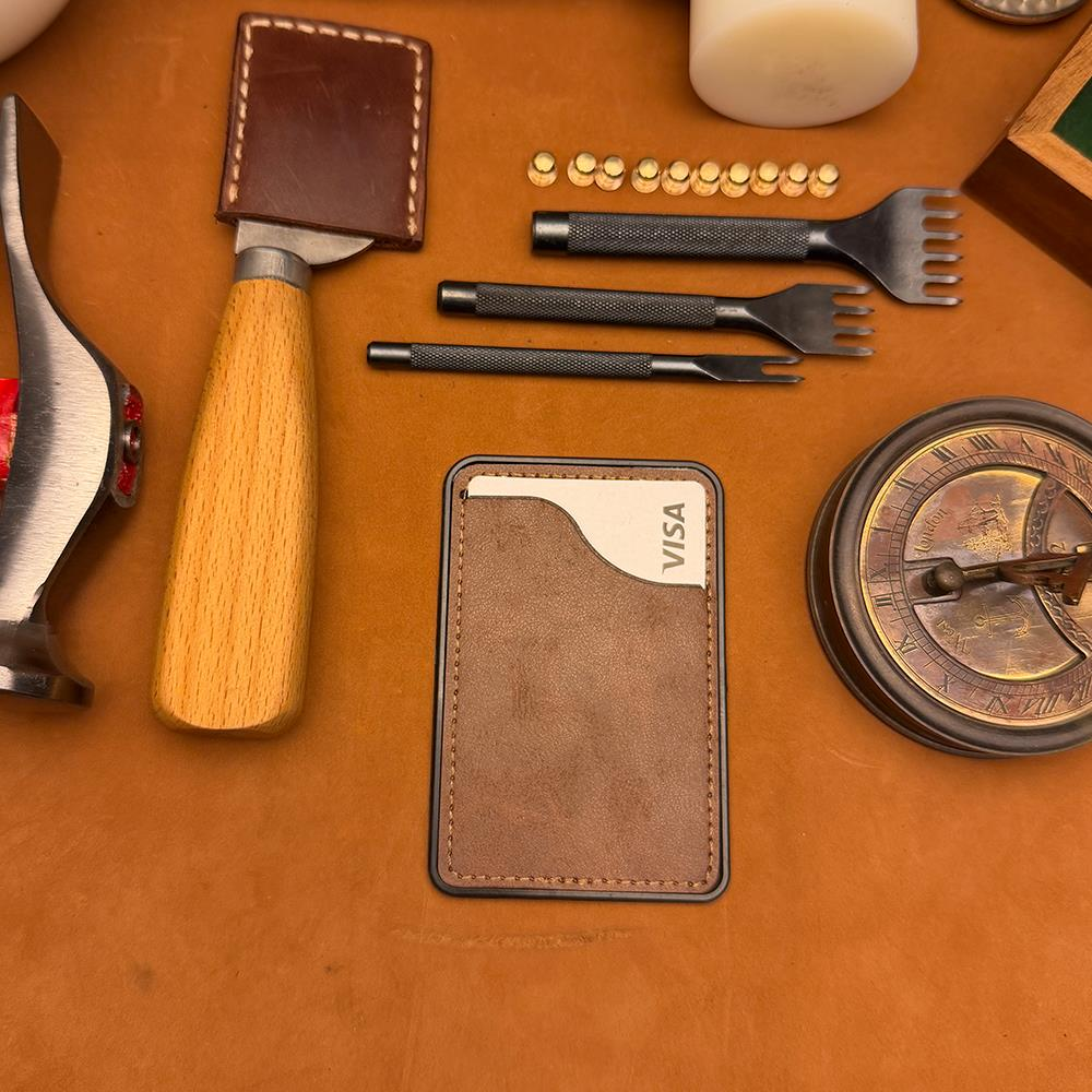 BİDERİ KYBELE HAKİKİ DERİ YAPIŞKANLI KARTLIK KAHVERENGİ