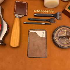 BİDERİ KYBELE HAKİKİ DERİ YAPIŞKANLI KARTLIK KAHVERENGİ