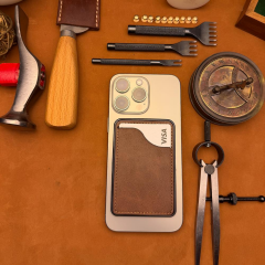 BİDERİ KYBELE HAKİKİ DERİ YAPIŞKANLI KARTLIK KAHVERENGİ