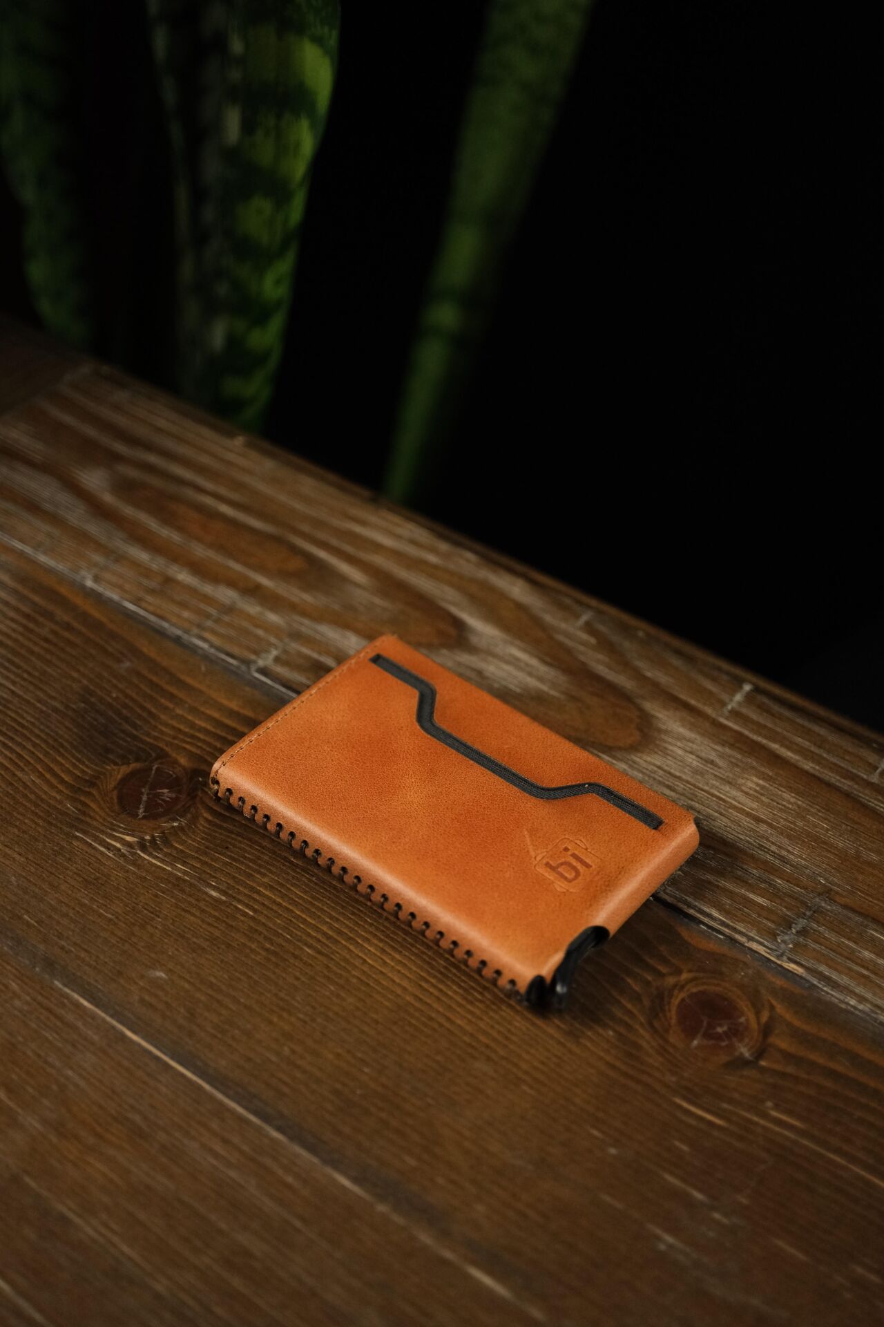 BİDERİ OLYMPOS HAKİKİ DERİ MAGSAFE MEKANİZMALI KARTLIK TABA